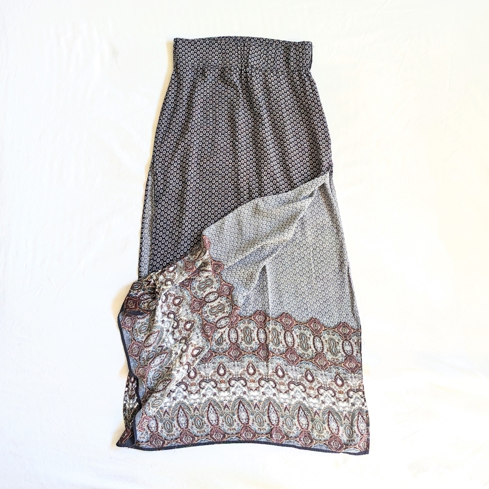 Navy Boho Hippie elastic waist skirt w/ high side slits.